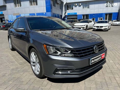 Volkswagen Passat 2018 серый - фото 3