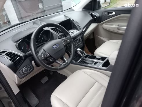 Ford Escape 2019 серый - фото 12