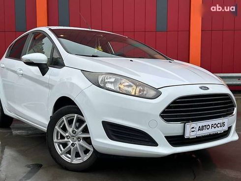 Ford Fiesta 2015 - фото 2