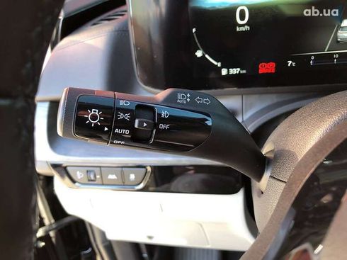 Kia Carnival 2021 - фото 23