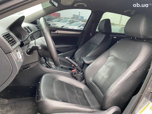 Volkswagen Passat 2012 серый - фото 28