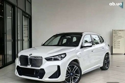 BMW iX1 2023 - фото 2