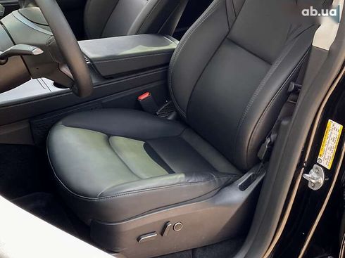 Tesla Model Y 2024 - фото 12