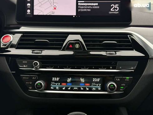 BMW M5 2022 - фото 29