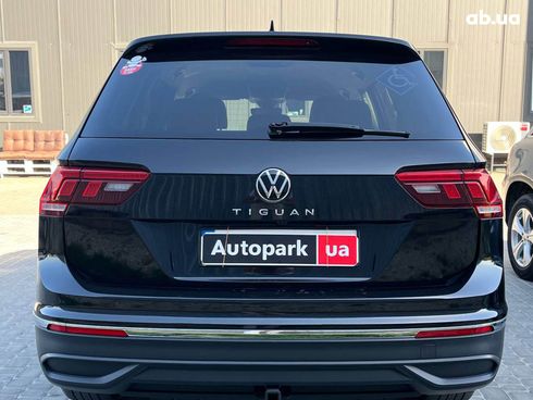 Volkswagen Tiguan 2021 черный - фото 8