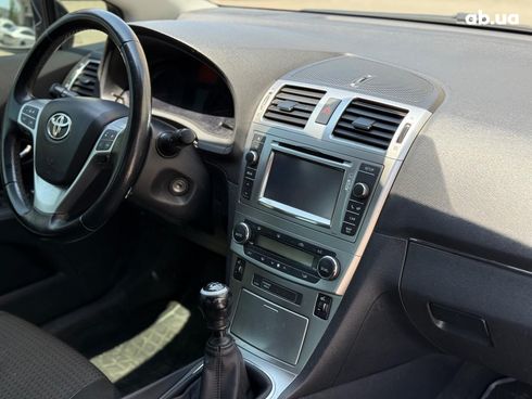 Toyota Avensis 2012 серый - фото 18