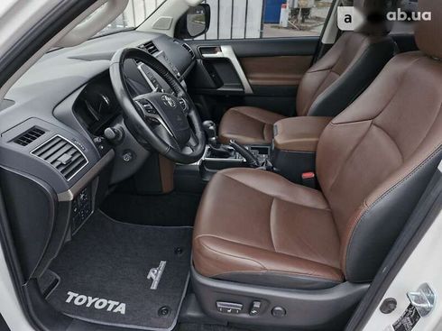 Toyota Land Cruiser Prado 2021 - фото 16