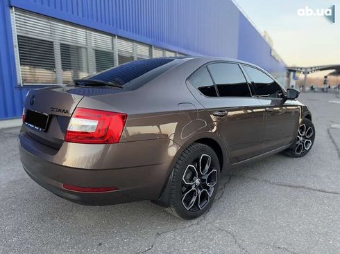 Skoda Octavia 2018 - фото 10