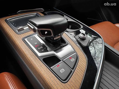 Audi Q7 2018 бежевый - фото 30