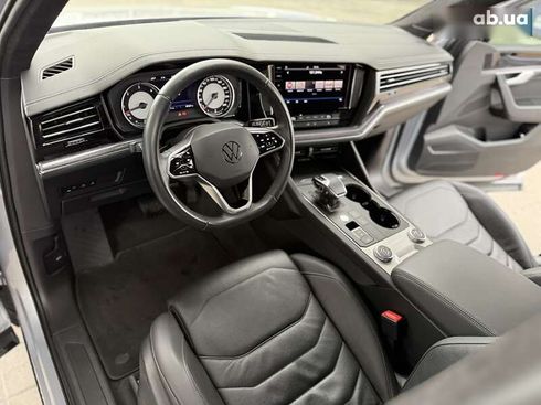 Volkswagen Touareg 2022 - фото 29