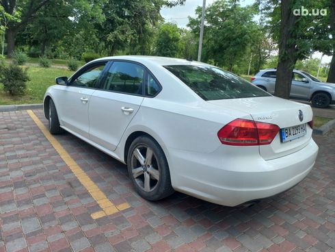 Volkswagen Passat 2014 белый - фото 4