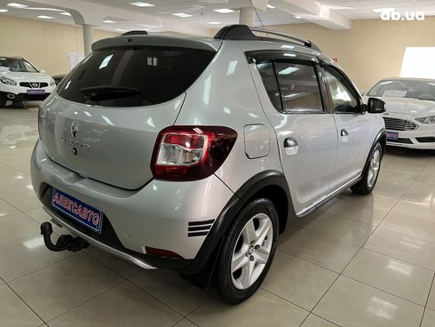 Renault Sandero Stepway 2015 серебристый - фото 11