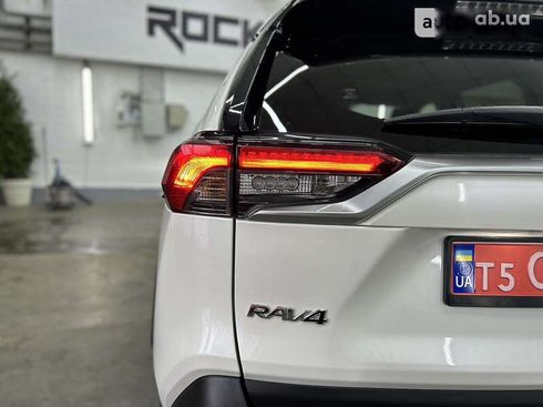 Toyota RAV4 2019 - фото 18