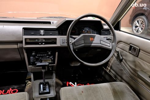 Nissan Bluebird 1987 белый - фото 6