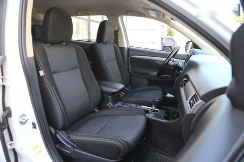 Mitsubishi Outlander 2016 - фото 8
