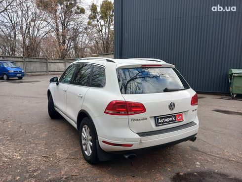 Volkswagen Touareg 2013 белый - фото 7