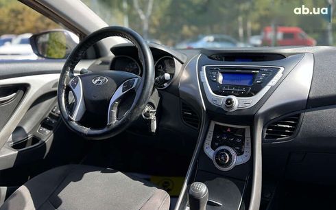 Hyundai Elantra 2012 - фото 12