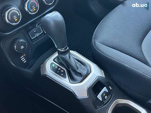 Jeep Renegade 2016 - фото 27