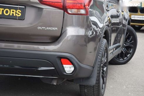 Mitsubishi Outlander 2017 - фото 21