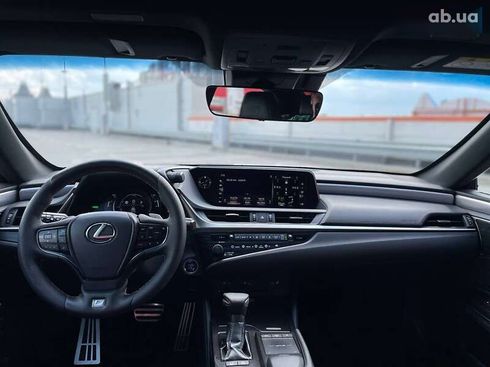 Lexus ES 2019 - фото 25