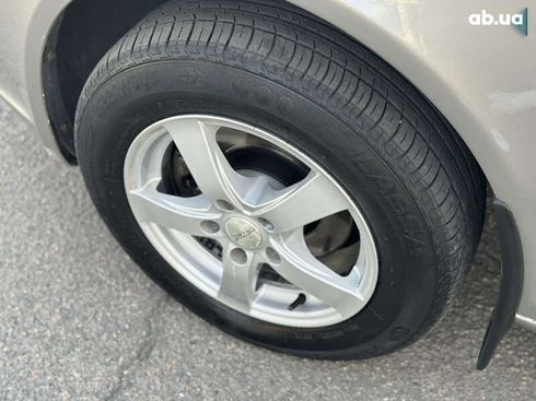 Skoda Octavia 2012 - фото 16