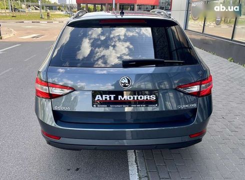 Skoda Superb 2016 - фото 11