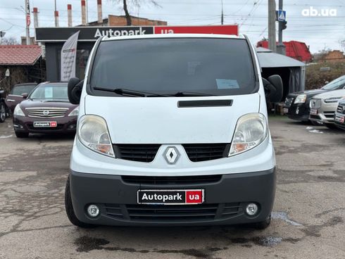 Renault Trafic 2010 белый - фото 3