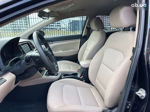 Hyundai Elantra 2017 - фото 19