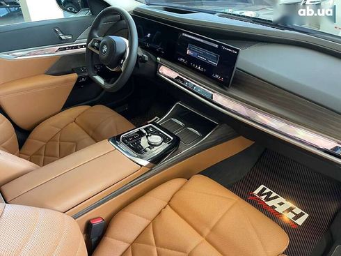 BMW i7 2023 - фото 12