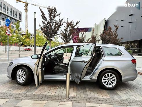 Volkswagen Passat 2019 - фото 12