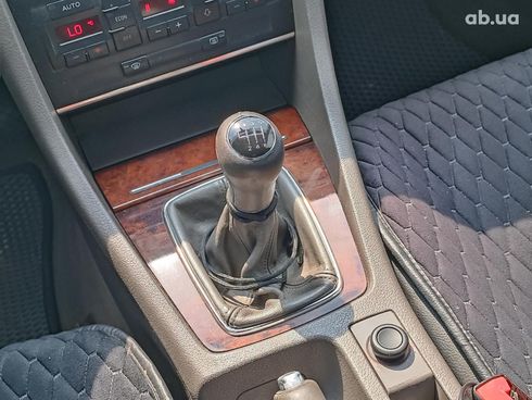 Audi A4 2005 серый - фото 18