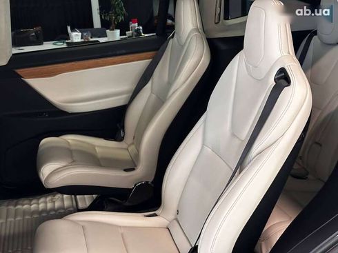 Tesla Model X 2018 - фото 29