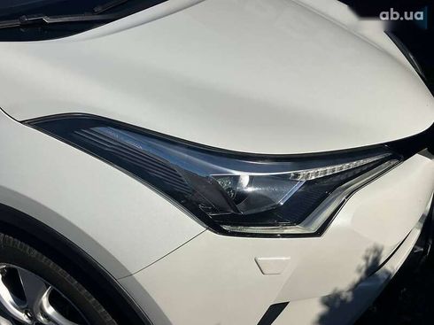 Toyota C-HR 2017 - фото 8