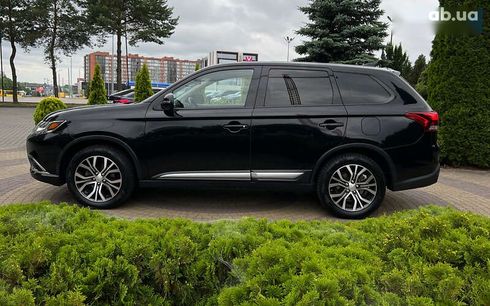 Mitsubishi Outlander 2017 - фото 4