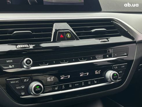 BMW 5 серия 2020 серый - фото 13