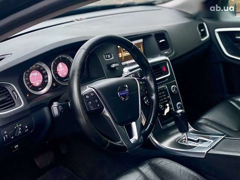 Volvo S60 2011 - фото 13