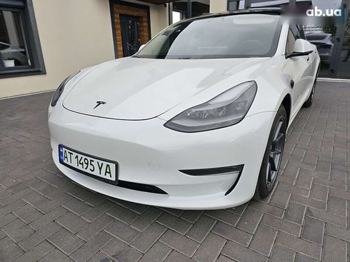 Tesla Model 3 2021 - фото 2