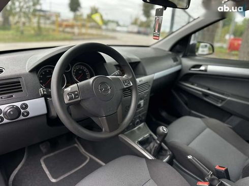 Opel Astra 2006 - фото 26