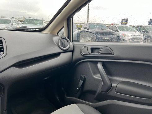 Ford Fiesta 2015 серый - фото 61