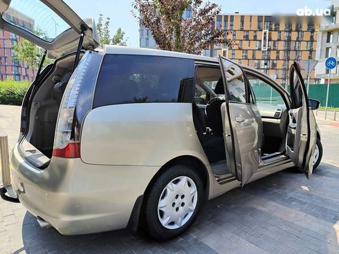 Mitsubishi Grandis 2007 - фото 21