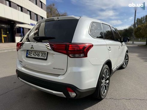 Mitsubishi Outlander 2015 - фото 11
