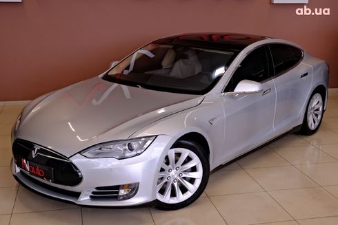 Tesla Model S 2015 серый - фото 2