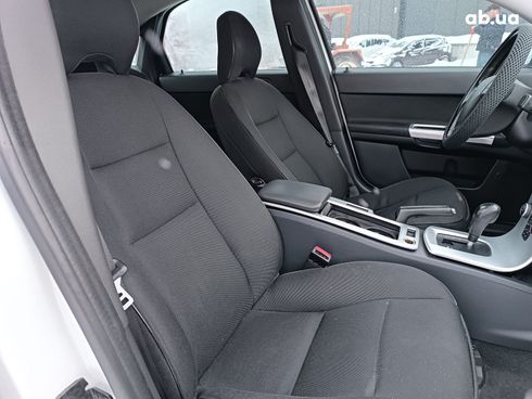 Volvo S40 2010 белый - фото 39