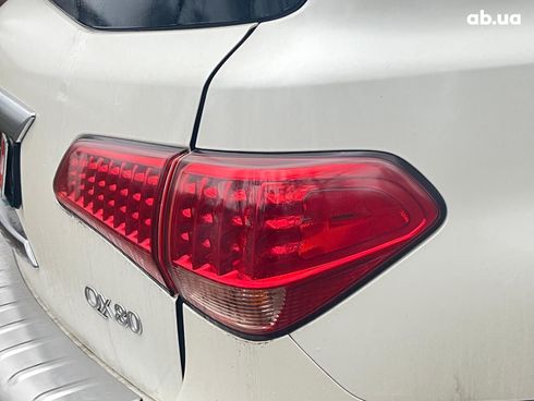 Infiniti QX80 2017 белый - фото 39