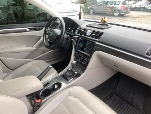 Volkswagen Passat 2018 белый - фото 30