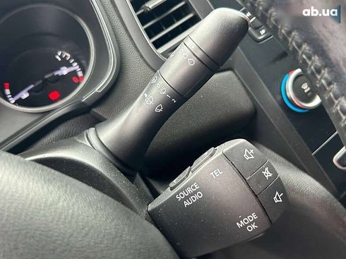 Renault Megane 2019 - фото 20
