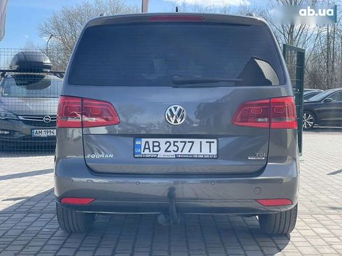 Volkswagen Touran 2012 - фото 17