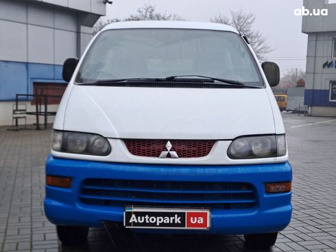 Mitsubishi L 400 2000 белый - фото 2