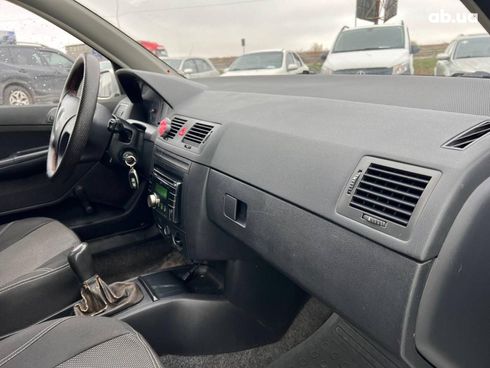 Skoda Fabia 2006 серый - фото 32