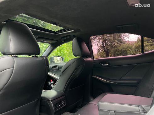 Lexus IS 2016 белый - фото 20